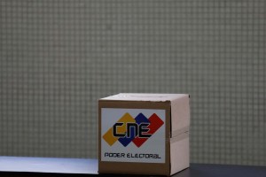 De perniles a premios, las estrategias fallidas de Maduro para comprar votos