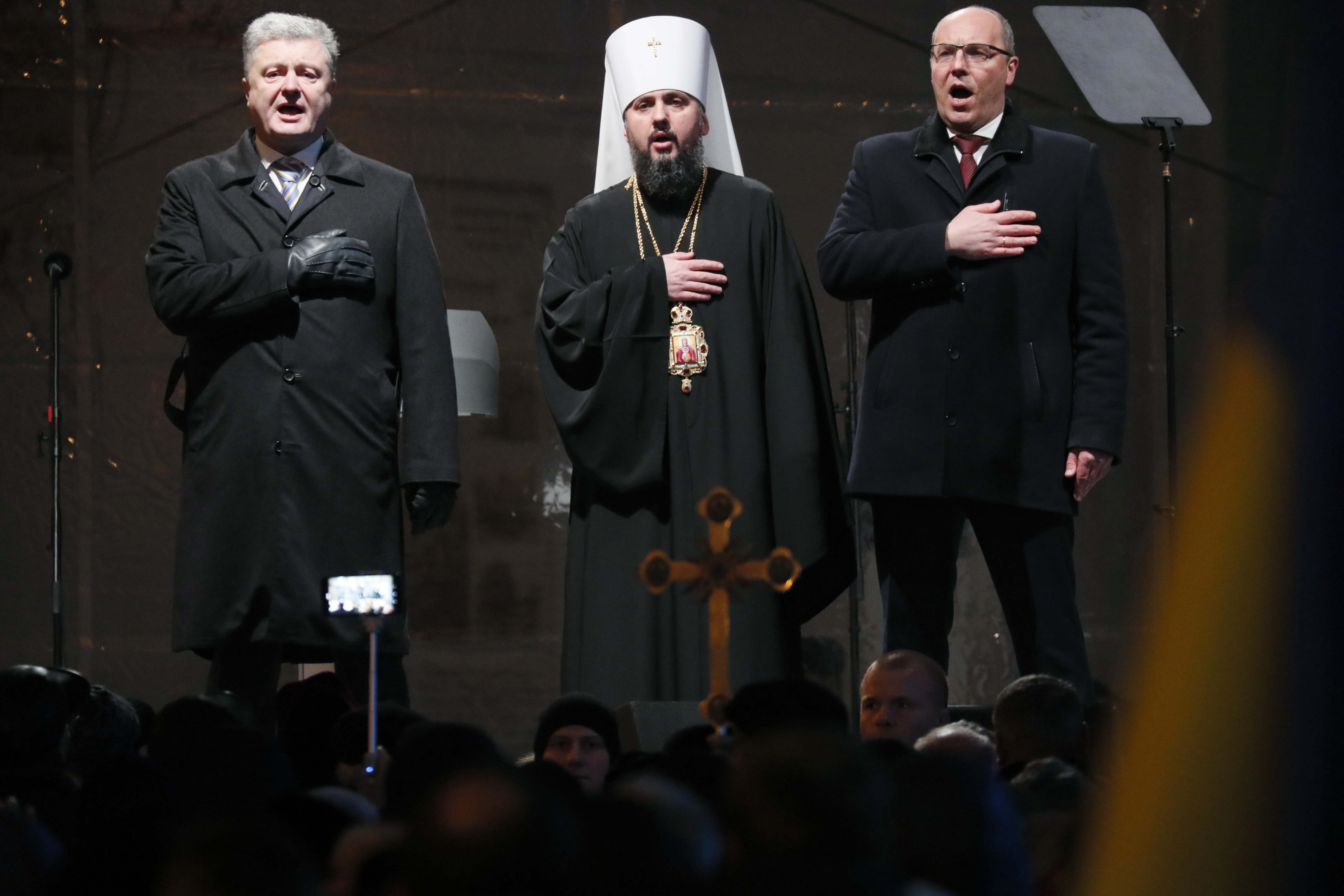 Poroshenko anuncia creación de una Iglesia ucraniana independiente de Moscú