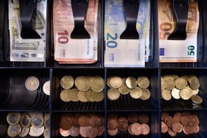 Subasta del Dicom reprogramada abrirá con euro en 3.698,38 bolívares