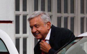 López Obrador se dirige al Congreso para ser investido como presidente