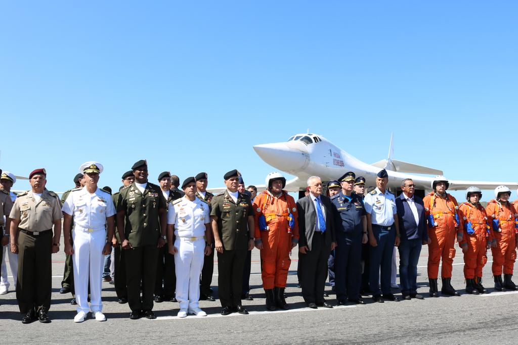 Dos bombarderos rusos Tu-160 aterrizan en Venezuela, según Defensa
