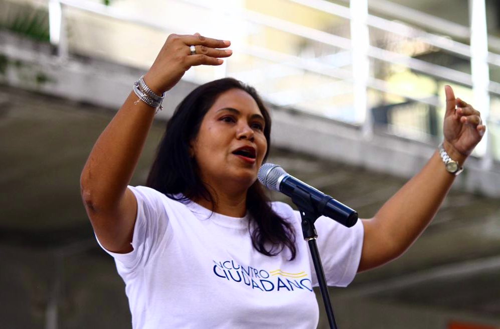 Kadary Rondón: Mientras maquillan Caracas como una novia sus barrios se caen en pedazos