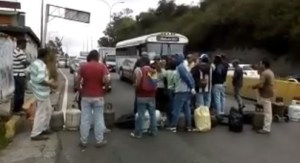 En Los Cerritos protestan por escasez de gas doméstico (Video) #21Dic