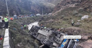 Al menos diez muertos en accidente de carretera el este de Lima