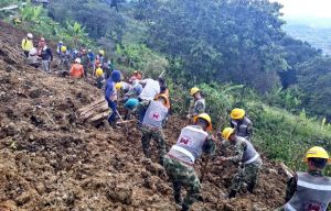 Cuatro fallecidos por derrumbe de escuela en Colombia tras fuertes lluvias (Fotos)