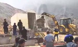 Demolido un mausoleo donde enterraron a miembros de Sendero Luminoso en Lima