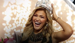 La venezolana Migbelis Castellanos se alzó con la corona del Nuestra Belleza Latina 2018