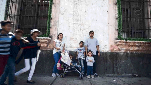 La nostalgia de los venezolanos que pasarán la Navidad en Perú