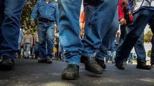 Trabajadores entregaron carta dirigida a Maduro exigiendo cese de la represión y liberación de ferromineros