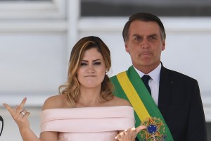 La primera dama de Brasil se dirige a su pueblo en el lenguaje de señas (Video)