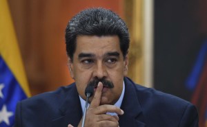 El reality show de Maduro en VTV: En Fuerte Tiuna, en misa y hasta una partida de ping pong (Fotos+Videos)