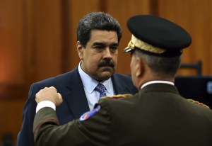 Reuters: Padrino López pidió a Maduro que dimitiera ofreciendo su propia renuncia, según The Washington Post