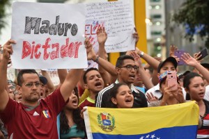 Venezolanos protestaron contra Maduro en varias ciudades del mundo (FOTOS)