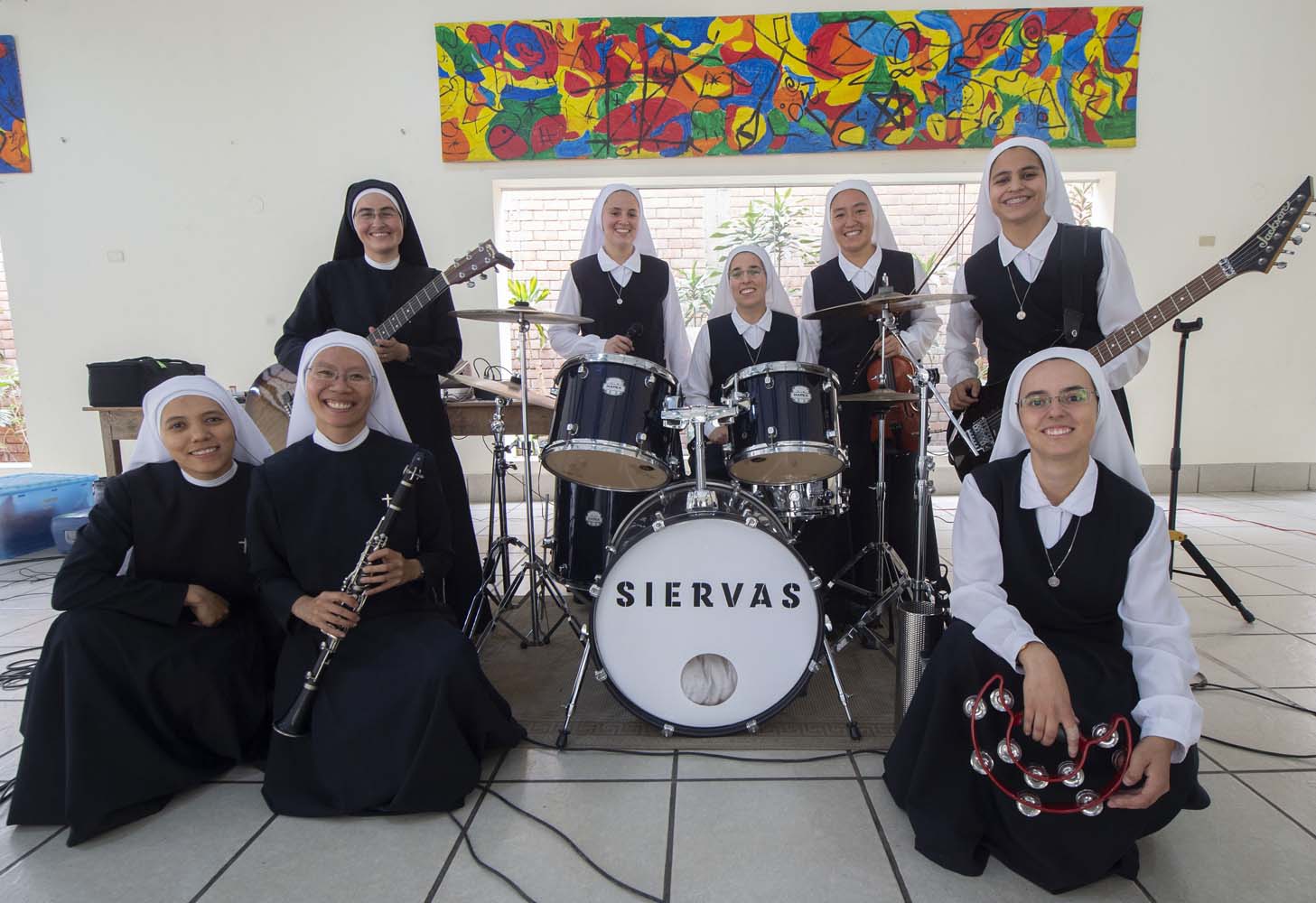 Siervas, las religiosas roqueras que harán bailar al Papa en Panamá (Fotos)