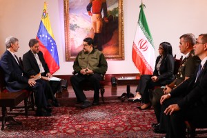 Maduro se reúne con ministro de defensa iraní para tratar temas militares
