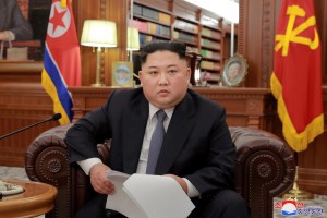 Kim Jong Un envía un aviso a EEUU con la puesta en escena de un nuevo submarino