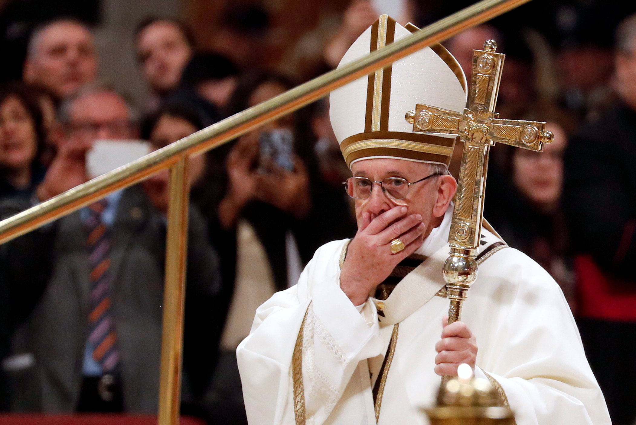 Vaticano dice que espera resultado de investigaciones sobre nuncio en Francia