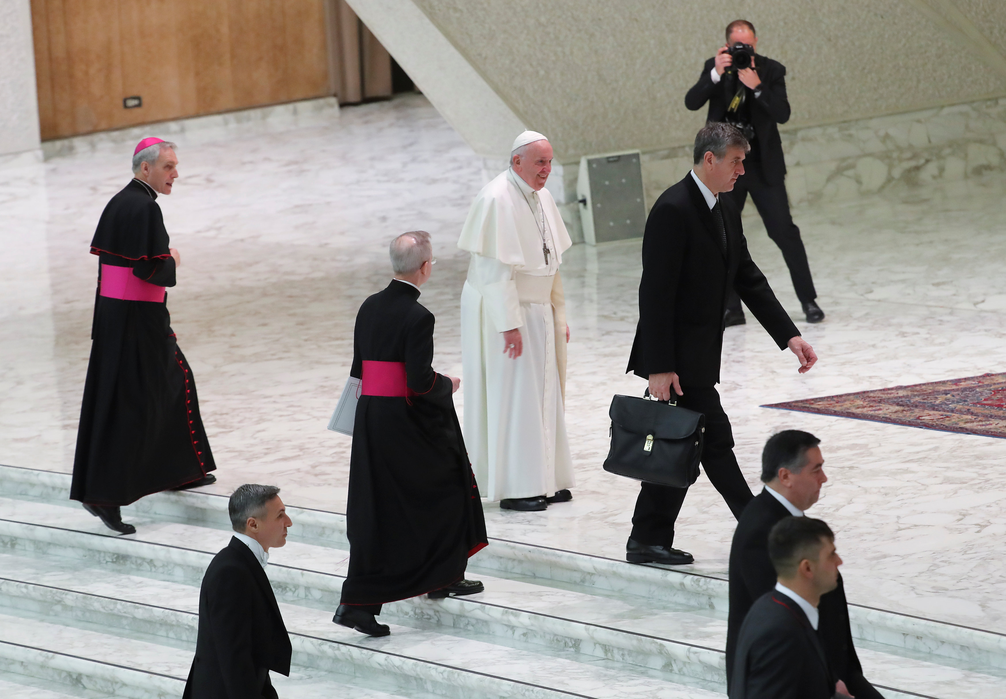 El papa Francisco viaja a los Emiratos Árabes para reunirse con los musulmanes