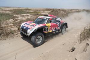 Peterhansel gana tercera etapa del Dakar y Al-Attiyah recupera el liderato en autos