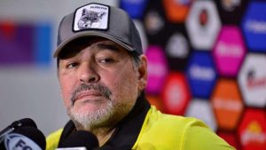 A pesar de los desvaríos, un equipo argentino contrató a Maradona como entrenador