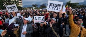 Miles de colombianos piden la renuncia del fiscal general por caso Odebrecht