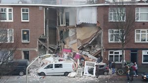 Explosión y colapso de varios edificios en La Haya (Fotos)