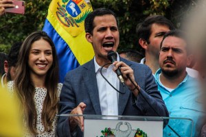 Juan Guaidó anuncia que presentará Ley de Amnistía y establecerá el ingreso de ayuda humanitaria