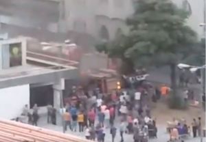 Reportan incendio en los alrededores de la plaza La Concordia este #17Ene