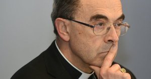 Seis meses de cárcel contra cardenal francés que silenció casos de pederastia