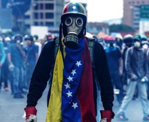 El Rey del reguetón dedica tuit a Venezuela #23Ene