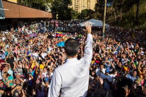 “¡Un gobierno de transición!”: El pedido de los venezolanos que llenan las calles en cabildos abiertos (fotos)