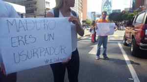 Estudiantes trancaron la Francisco de Miranda contra la juramentación de Maduro #8Ene (fotos y video)