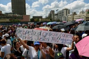 Recursos y presupuesto: La asignatura pendiente de Maduro con los maestros