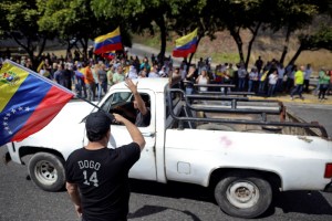 Régimen de Maduro detiene a periodistas españoles, colombianos y franceses