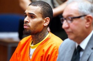 El insólito relato de la mujer que fue “violada” por Chris Brown