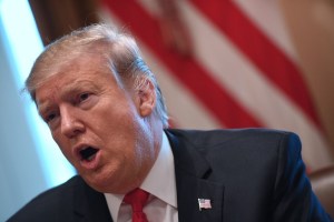 Trump sugiere que podría declarar Estado de emergencia para construir el muro