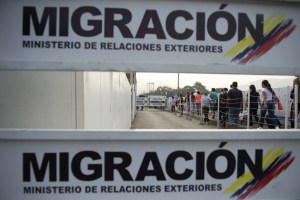 Colombia prolonga cierre de pasos fronterizos con Venezuela por reparación de daños