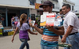 El comercio del dolor: Las farmacias callejeras en la frontera entre Colombia y Venezuela (Fotos)