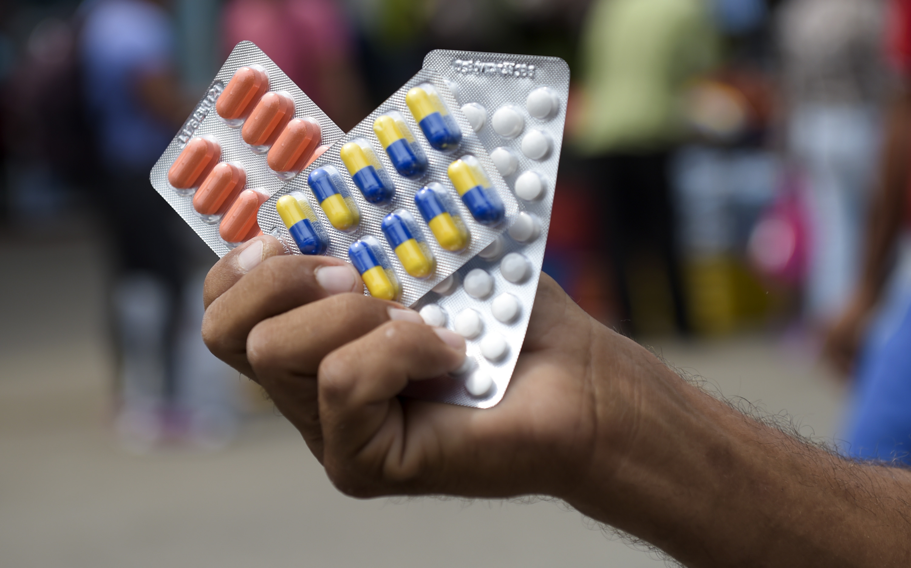 Demanda de medicamentos de alto costo supera la oferta, según Cifar