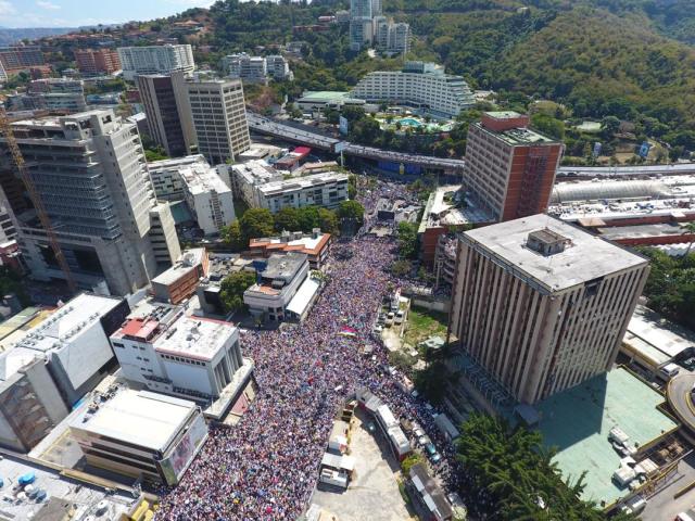 ¡Dejaron la pantalla y salieron a las calles! Artistas venezolanos cumplieron el llamado de Juan Guaidó (Fotos)