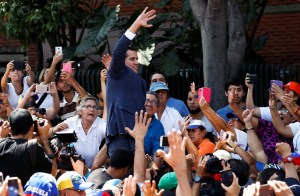 Guaidó anuncia llegada de ayuda humanitaria por Colombia y Brasil #2Feb (Fotos)