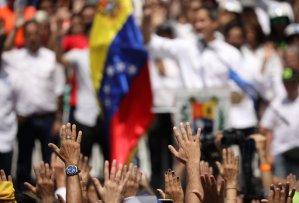 EN FOTOS: Voluntarios por Venezuela se juramentan para coordinar la ayuda humanitaria #16Feb