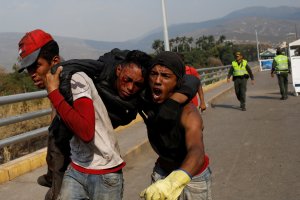 Represión de la GNB en Puente Simón Bolívar dejó dos heridos y un policía colombiano afectado (FOTOS+VIDEO)