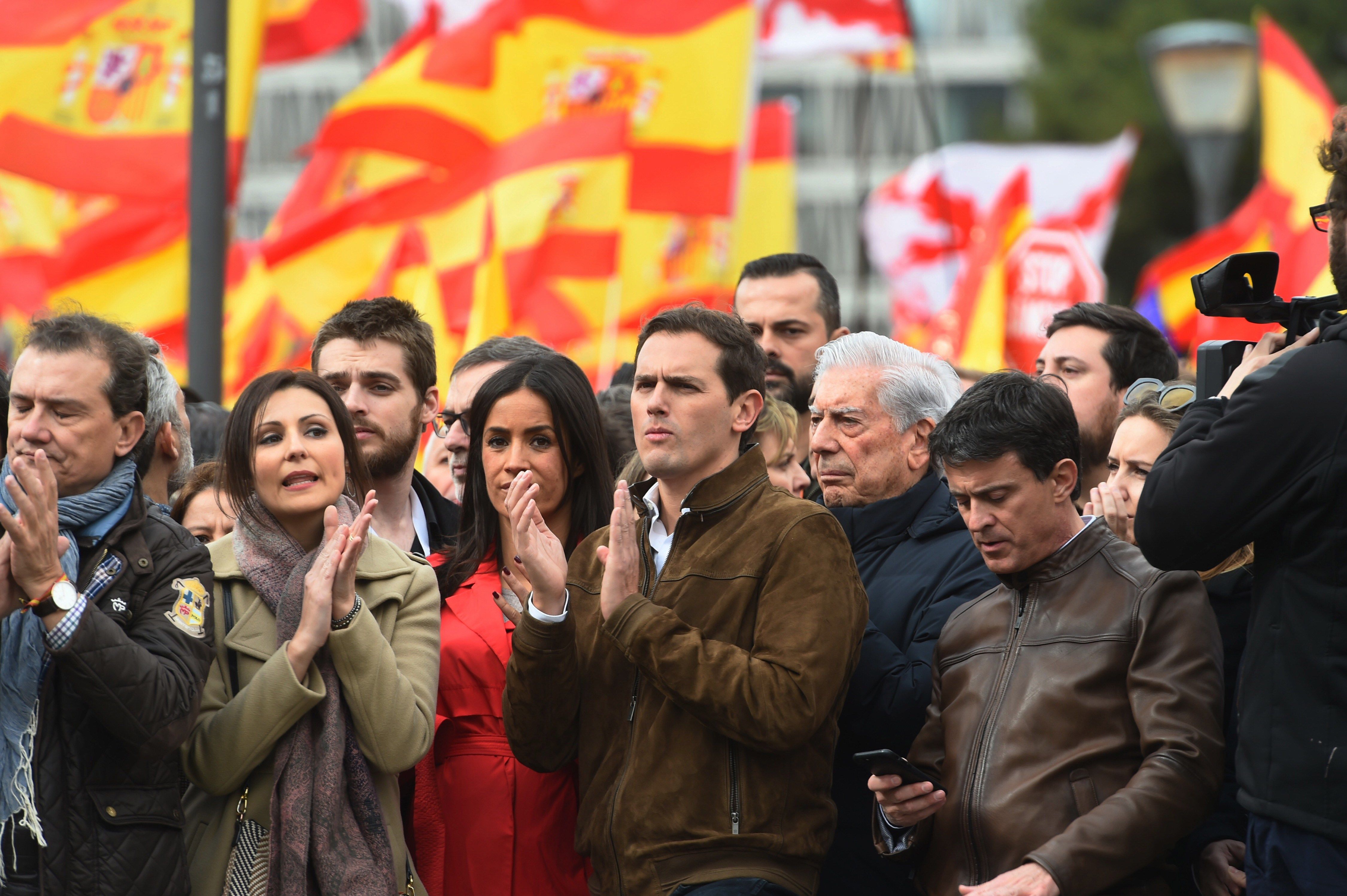 En imágenes la manifestación contra Pedro Sánchez en España