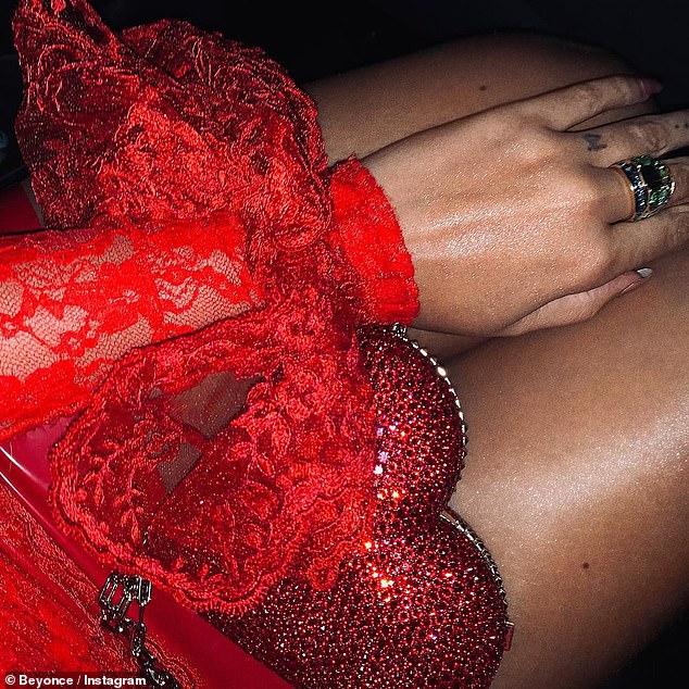 Mira cómo Beyonce subió la temperatura de la noche de San Valentín (FOTOS)