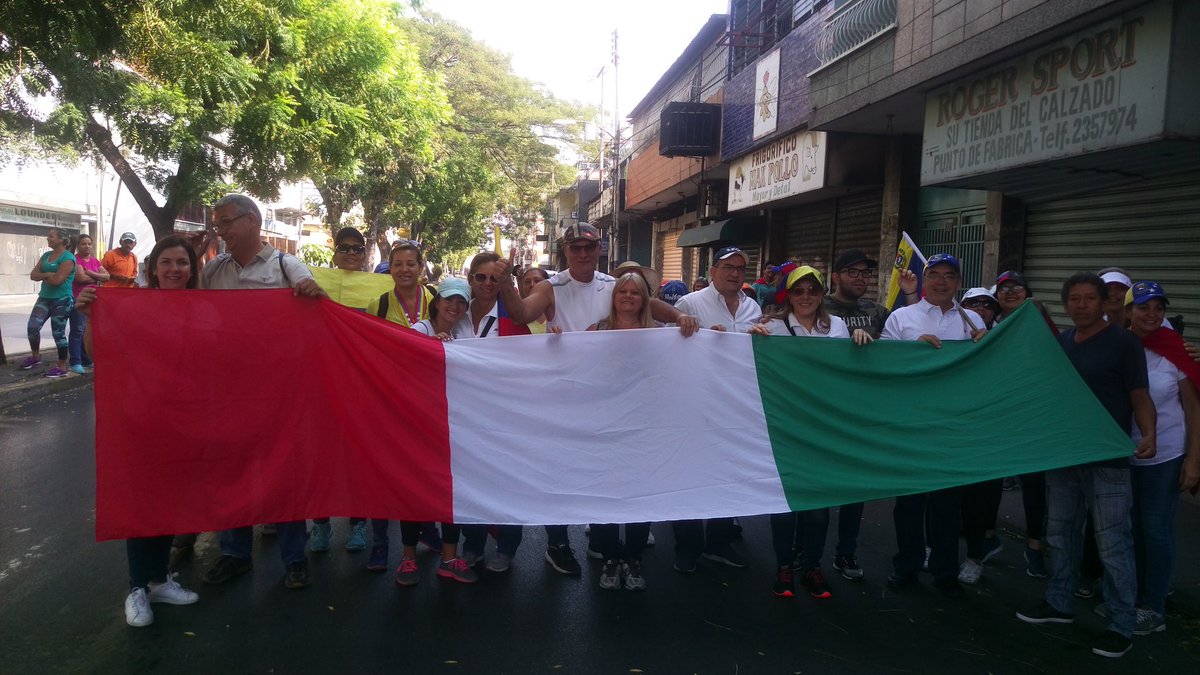 La comunidad italiana en Maracay se manifestó en rechazó a Maduro #2Feb (video)