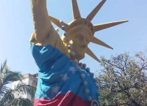 La Estatua de la Libertad venezolana llegó a Carabobo #2Feb (FOTO)