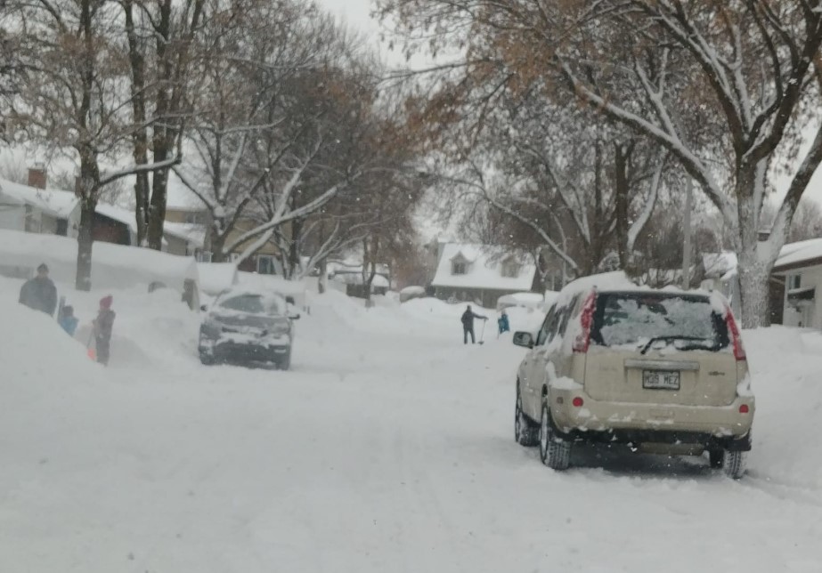 Fuerte tormenta de nieve paraliza el este de Canadá (Fotos)