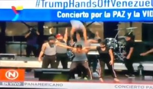 EN VIDEO: Terrible “mamonazo” en la cabeza se metió este bailarín en pleno des-concierto de Maduro