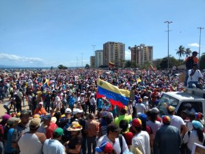 En Cumaná no fueron a la playa para participar en la marcha en apoyo a Guaidó #2Feb